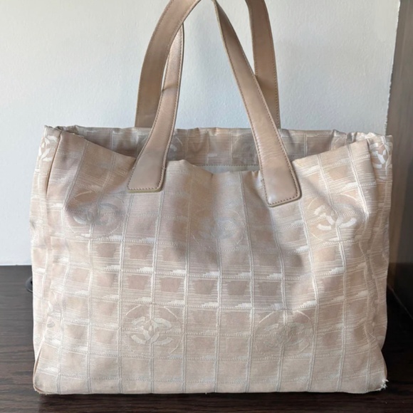 Authentic Chanel Travel Line CC Tote Bag - Picture 2 of 11